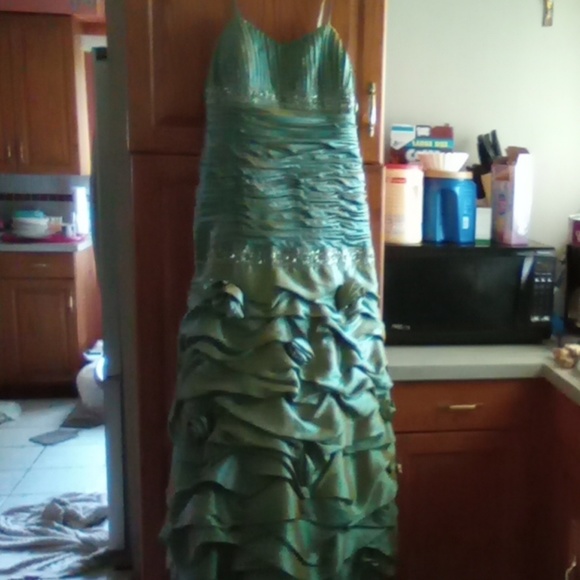 Party dress - Picture 1 of 1